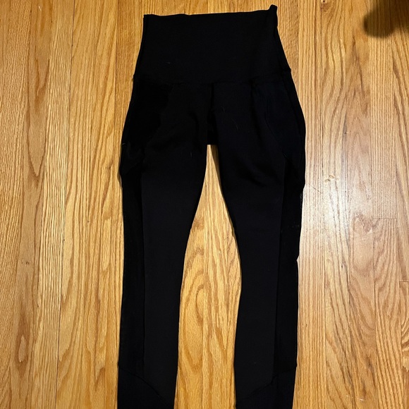 LuLu Lemon Leggings - Picture 1 of 2